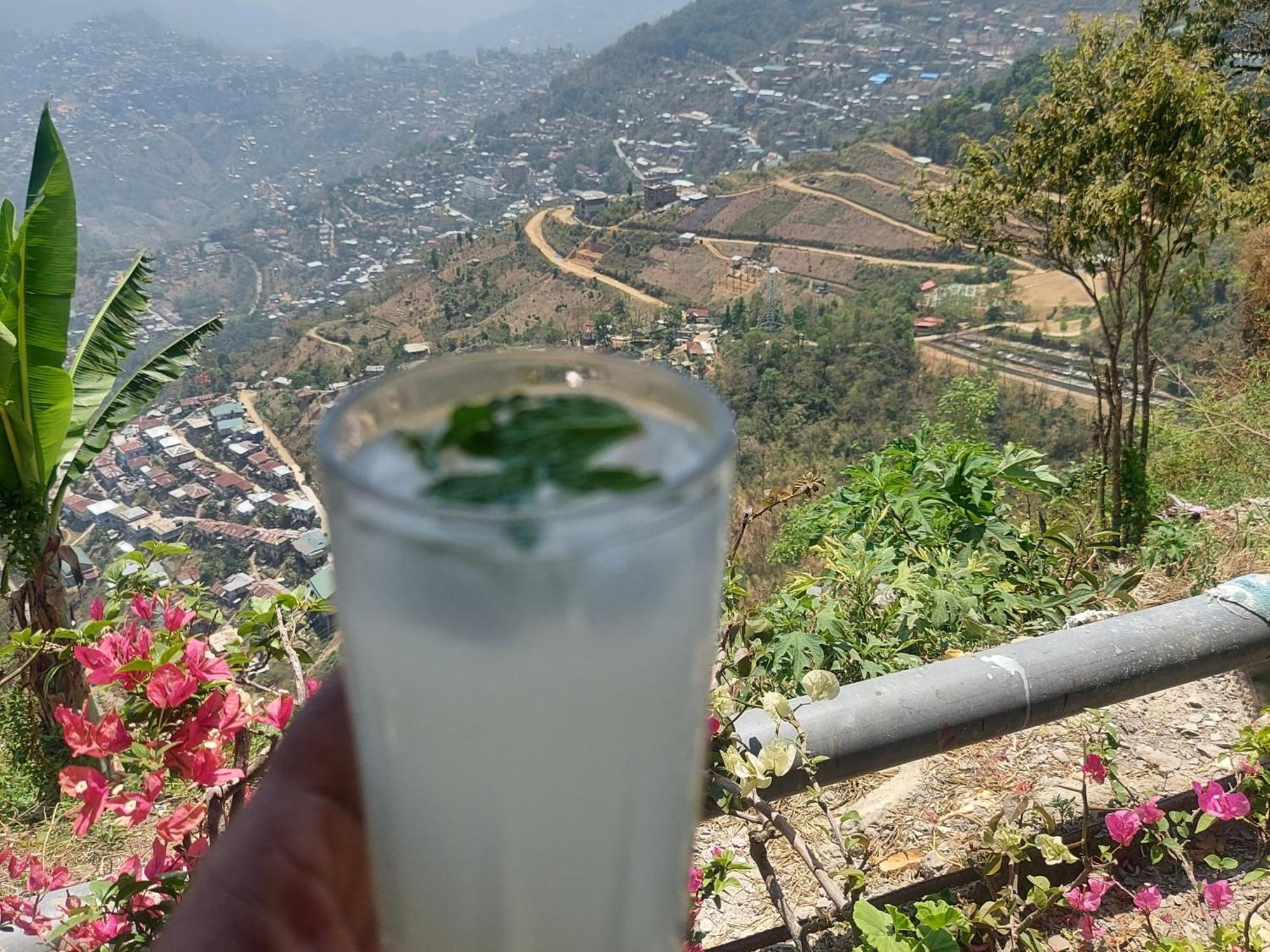 Giftland Homestay Āīzawl 외부 사진